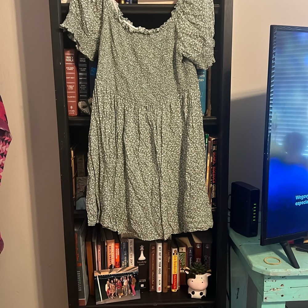 Green Flutter Sleeve Midi Sundress